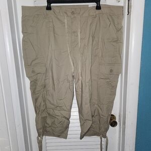 St John's Bay Mid Rise Capri Cargo Pants